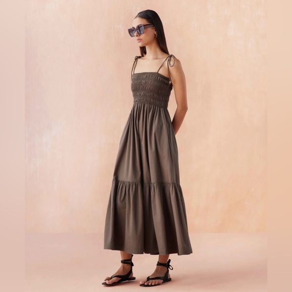 Adley Maxi Dress (New with small Damage) - Picture 2 of 7